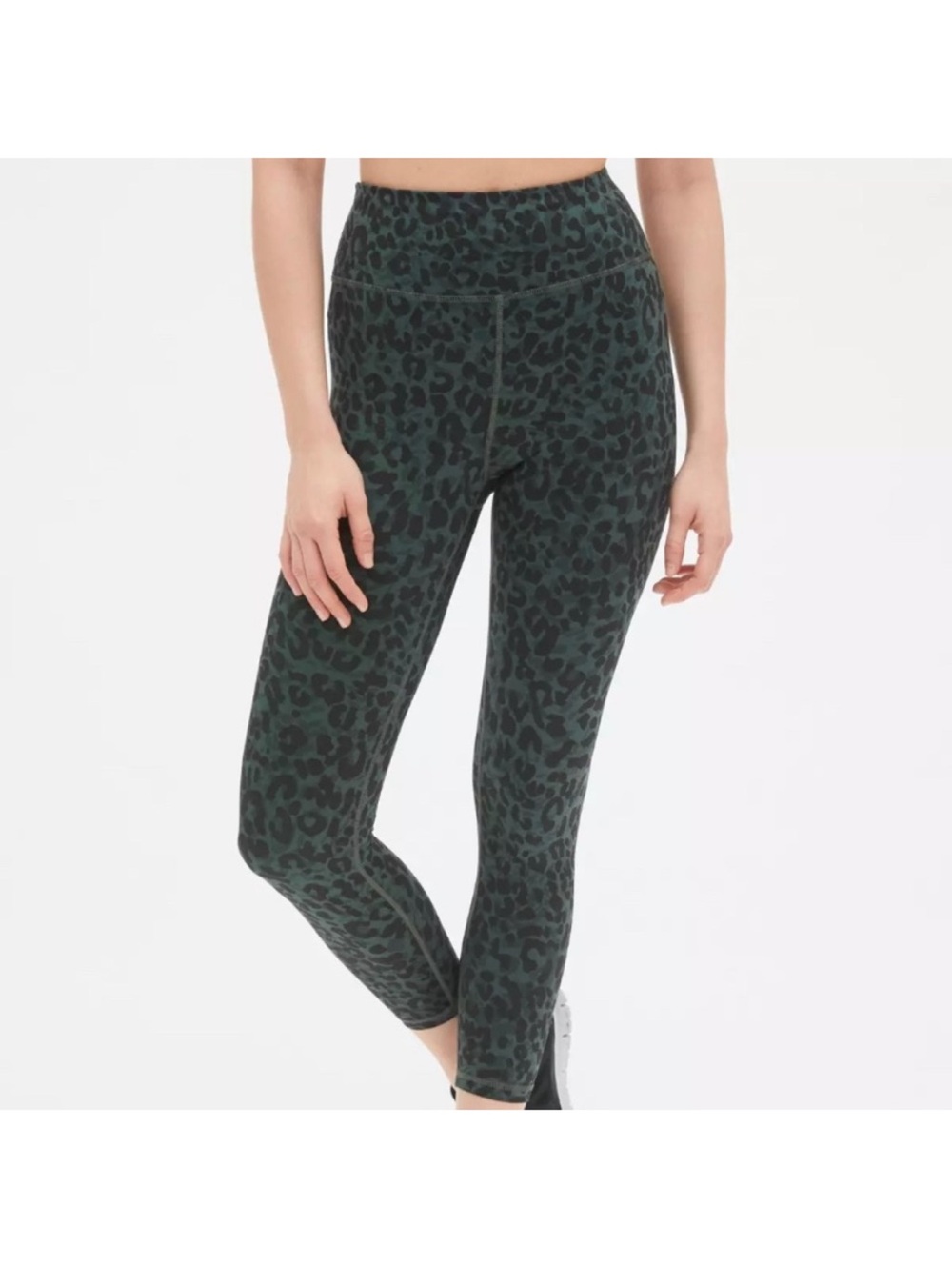 Gap green cheetah print leggings M